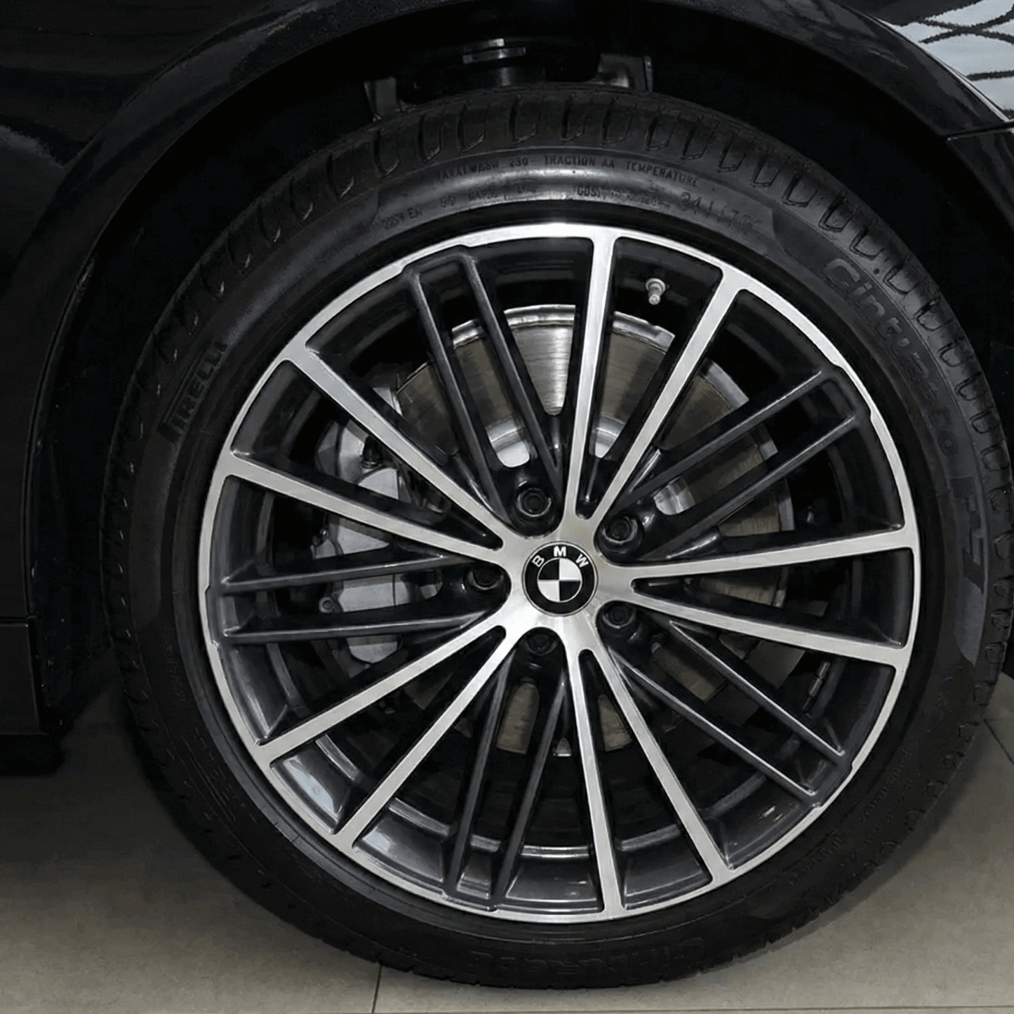 Set 4 Capace Jante BMW – 56mm, Negru cu Alb